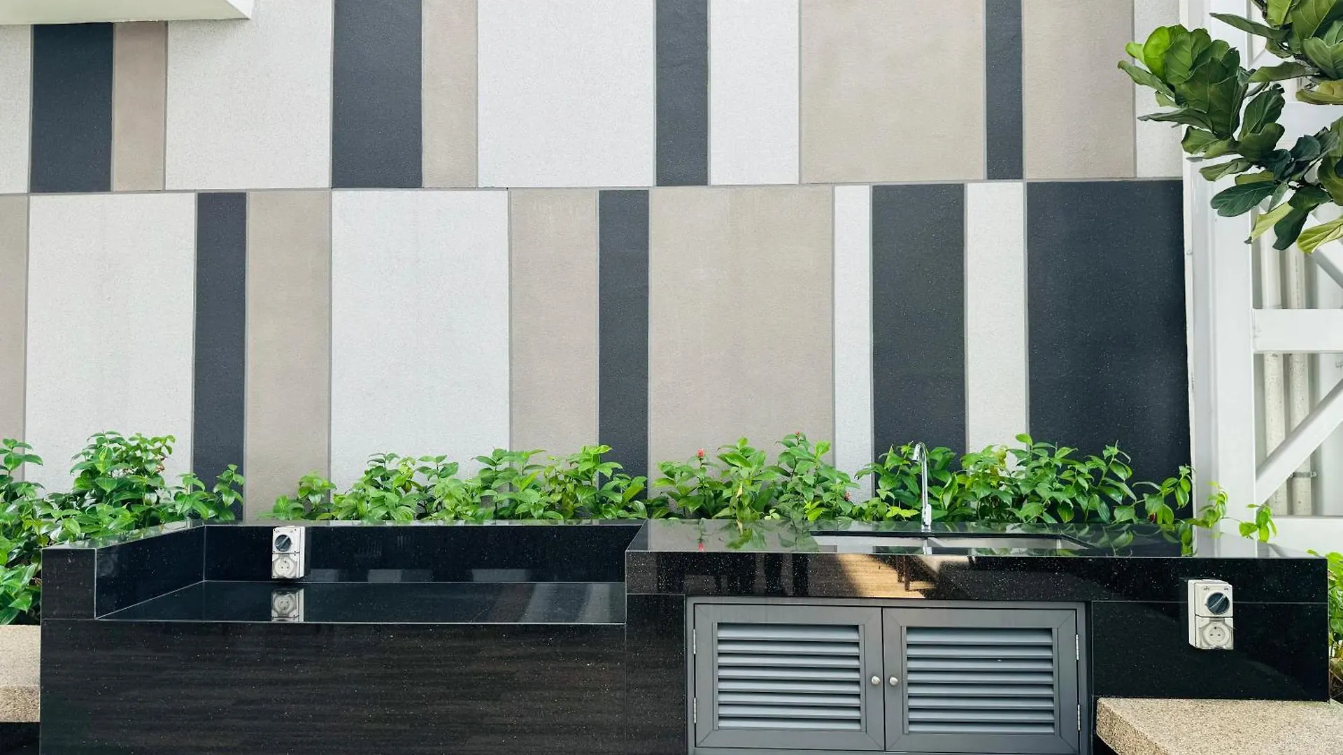 The Luxe Klcc By Comfort Dwellings Kuala Lumpur Apartment